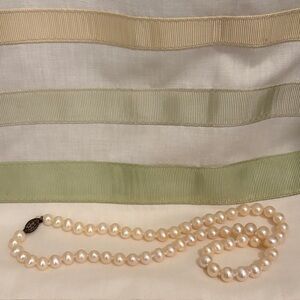 Elegant Pearl Necklace